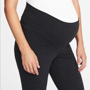 Old Navy Pants - Old Navy Grey Roll-Panel Boot-Cut Yoga Pants Old Navy Pants - Old Navy Grey Roll-Panel Boot-Cut Yoga Pants